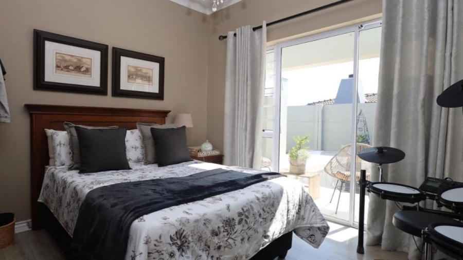 3 Bedroom Property for Sale in Country Club Western Cape